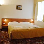 Hotel De Luxe