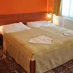 De Luxe 3*
