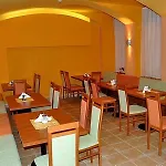 Hotel De Luxe 3*