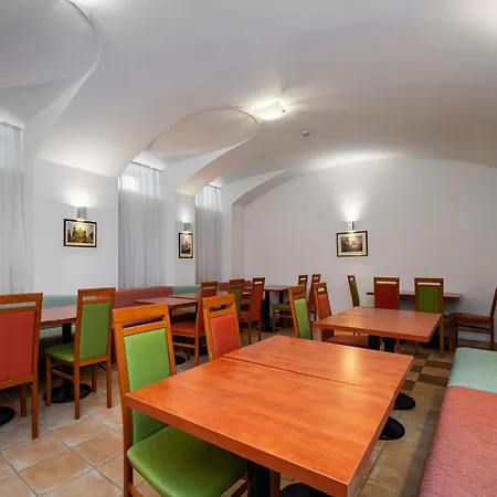Hotel De Luxe