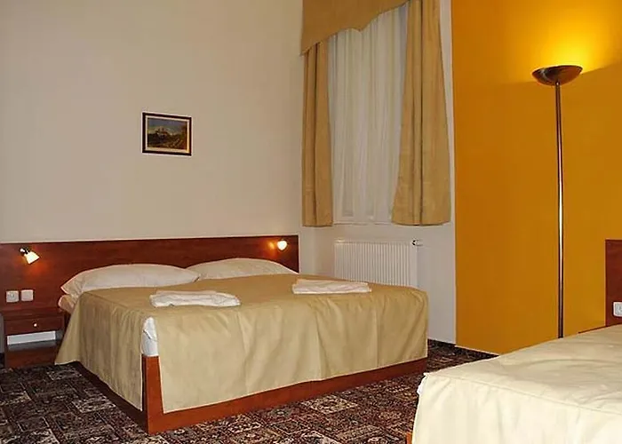 Hotel De Luxe