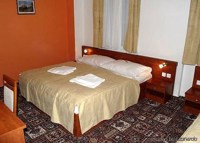 De Luxe 3* פראג