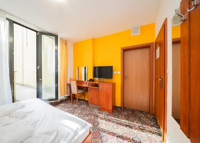 De Luxe 3*